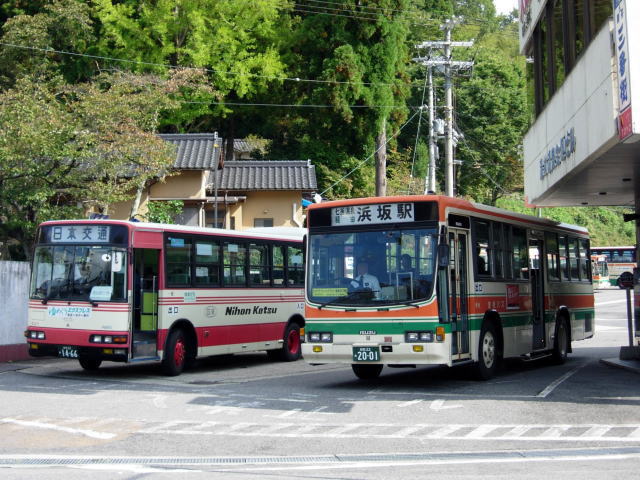 鳥取22か1466(日交521) 姫路22あ2001