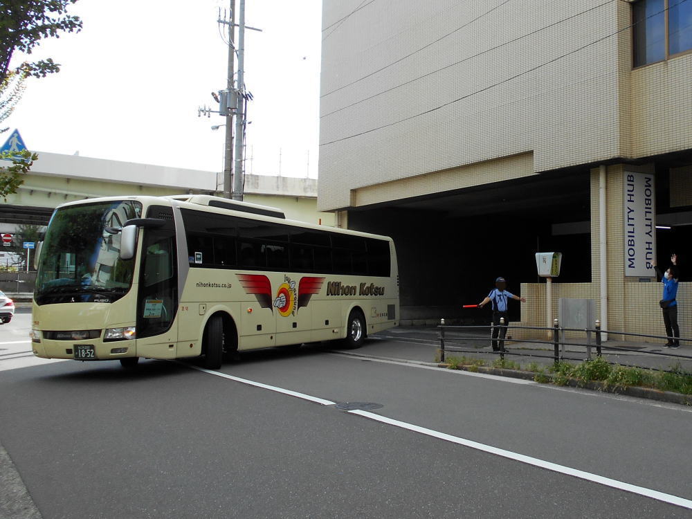 なにわ200か1852（日交350）