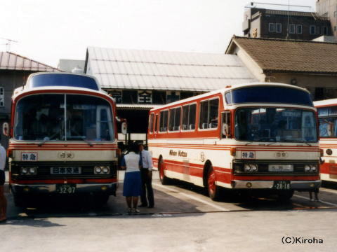 大阪22あ3207　大阪22あ2818